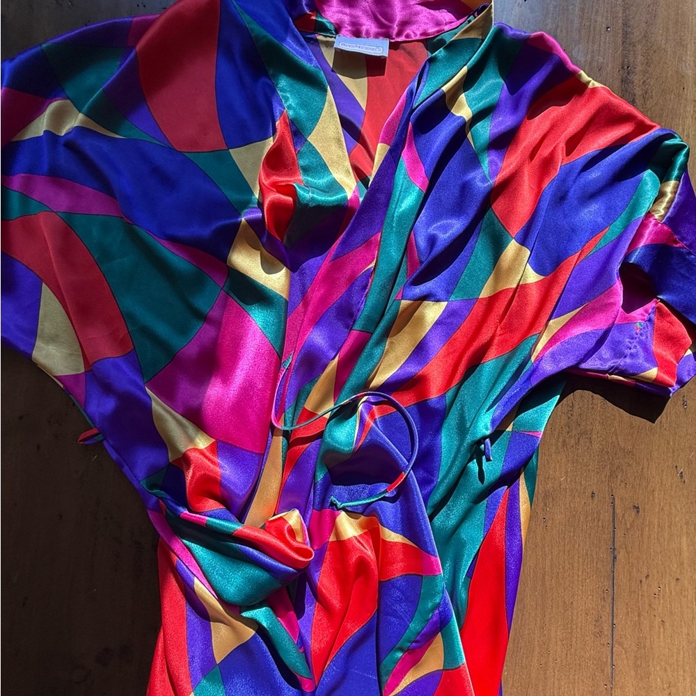 Beth Michaels Multicolor Abstract Robe - Picture 2 of 3